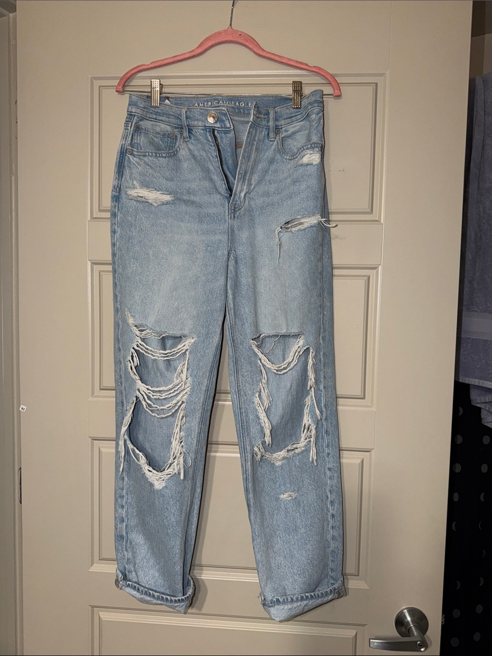American Eagle Outfitters Light Wash Distressed Boyfriend Jeans